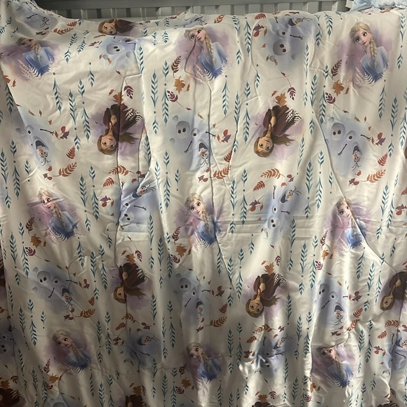 Disney Frozen Toddler 2 Piece Bed Set Reversible Comforter Flat Sheet - Picture 8 of 8